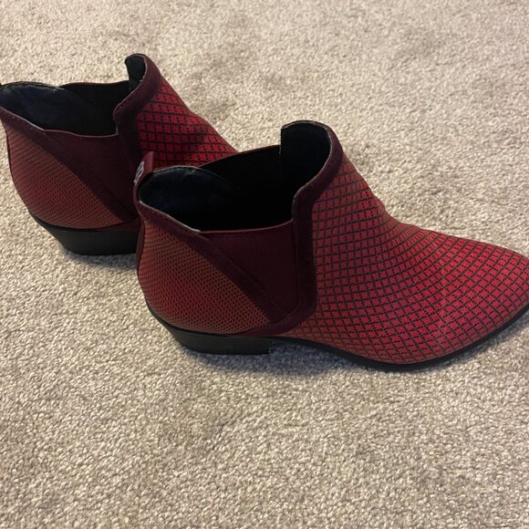 Betabrand Red Western Boots Booties Water Resistent Womens size 7.5 - Picture 7 of 9